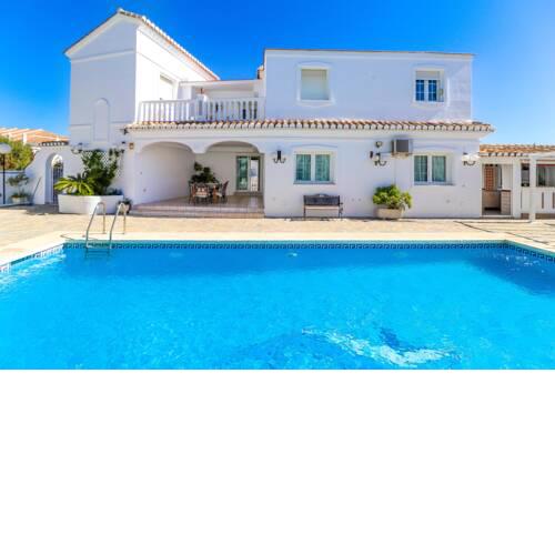 7BR Villa Azahar by Rafleys, Private Pool, 7 mins Walk to Everything