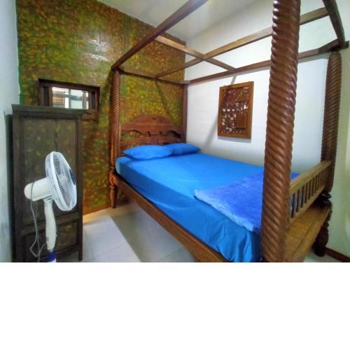 8 Up House