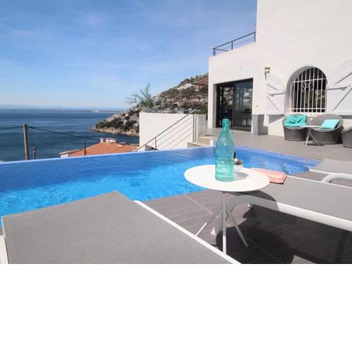 8007 VILLA VELASQUEZ