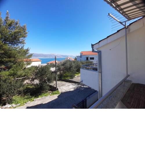 A apt w big terrace&great sea view close to beach