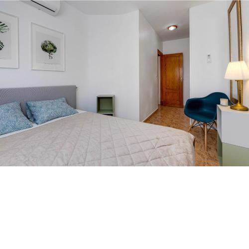A bright and cozy apartment right next to the sea