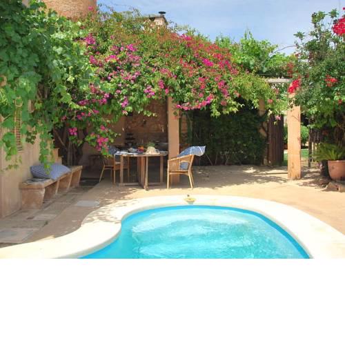 A charming house, full of atmosphere and a private swimming pool.