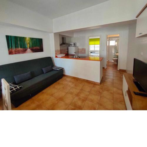 A H RENTALS Apartramento Marysol I