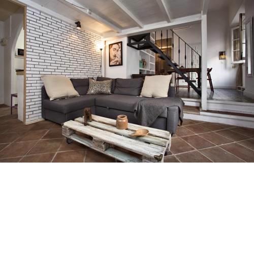 A relaxed bohemian vibe in Old town