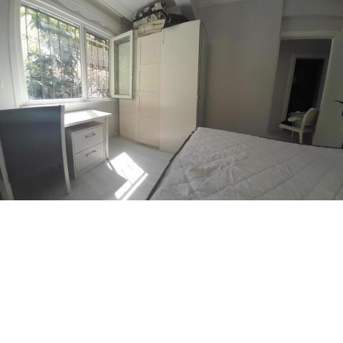 A WİDE ROOM İN CENTRAL LOCATİON NEAR A HOSPİTABLE FAMİLY