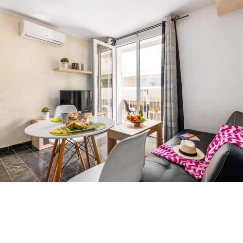 A1 sofia apartment close services and sea!!wifi!