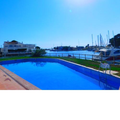A222 Gregal: Piso 2 habitaciones, parking y piscina