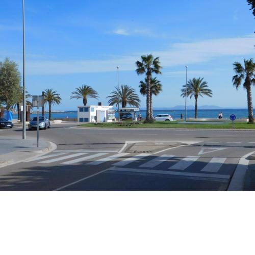 A231 Piso a 50m de la playa, 2 habitaciones, parking, vista mar, centro Roses