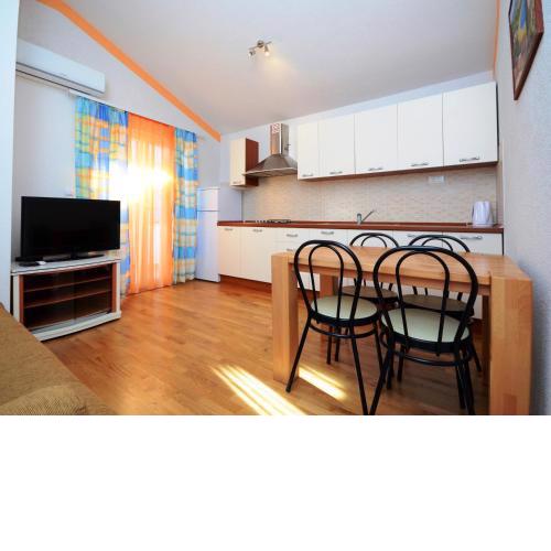 A5 - apt with 2 balconies 5 min walking to beach