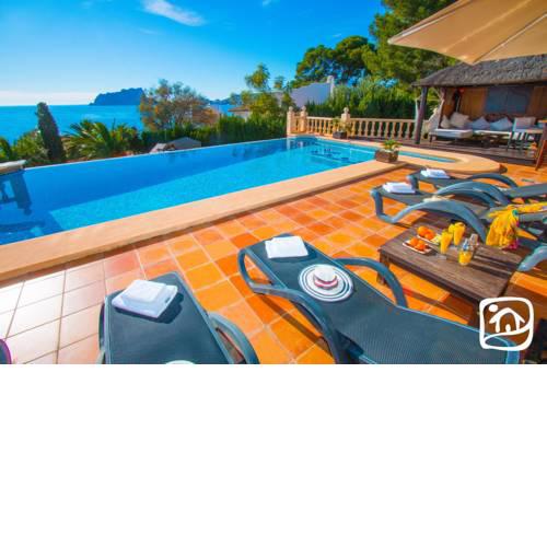 Abahana Villas Calma