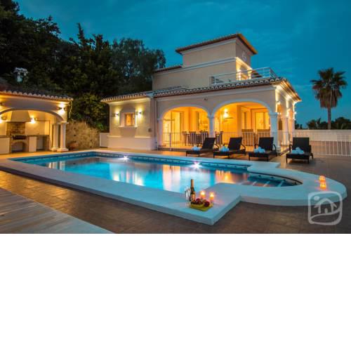Abahana Villas Lou