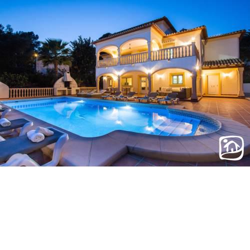 Abahana Villas Summertime
