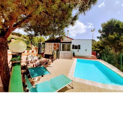 AbelesHome Villa con Piscina, Barbacoa y Parque Infantil.
