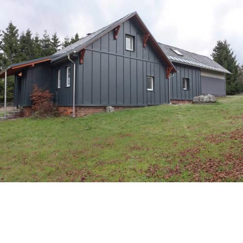 Spacious Holiday Home in Friedrichshohe near Ski Slopes