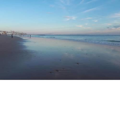 ACOGEDOR APARTAMENTO A 100 M. DE PINARES Y PLAYA
