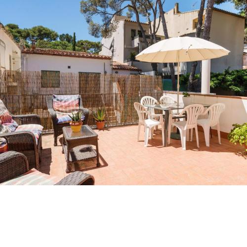 Acogedor Apartamento situado a 50 metros de la preciosa playa de Llafranc con gran terraza Chill Out