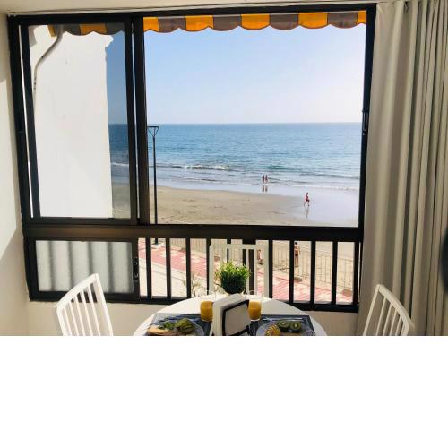 Acogedor estudio con vistas al mar by iRent Today