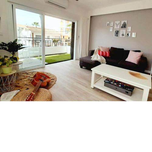 Acogedor y luminoso apartamento con vistas al mar