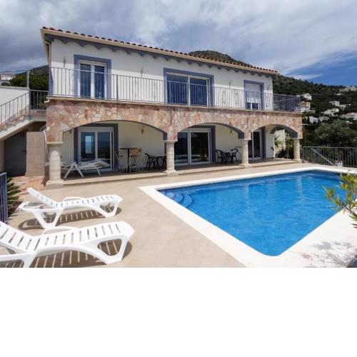 ACP02 Maison en location avec piscine et vue mer
