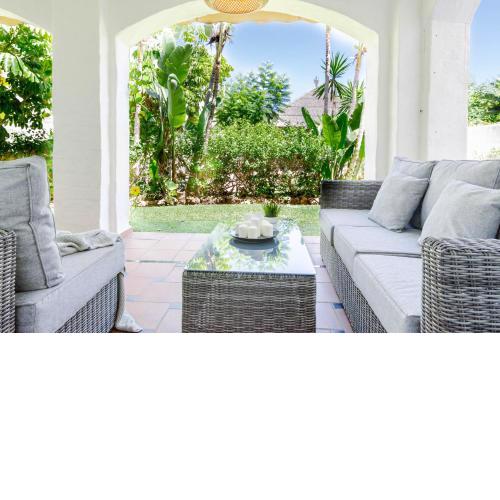 ADE10-Beach front apartment, families only