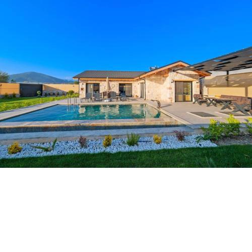 Ader villa 2