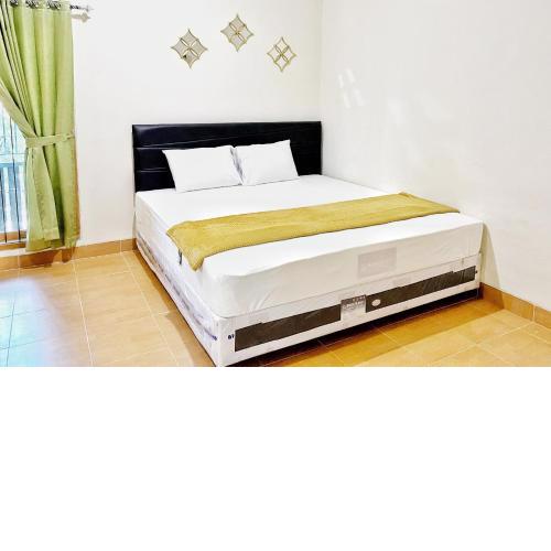 Adipura Guesthouse Syariah RedPartner near Terminal Nganjuk