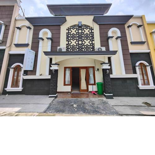 Adiputra Guesthouse 2