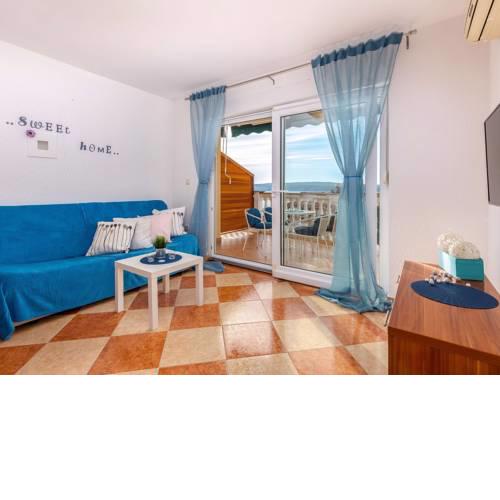 Adorable Apartment with Terrace in Crikvenica Croatia