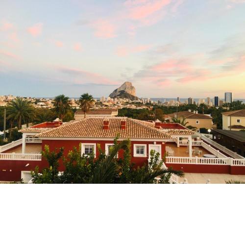 Adosado con gran terraza y bonitas vistas