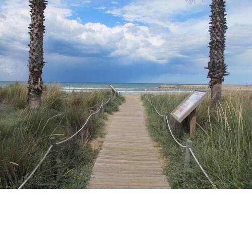 Adosado moderno a 5 min de la playa. Modern Duplex 5 minutes from the beach.