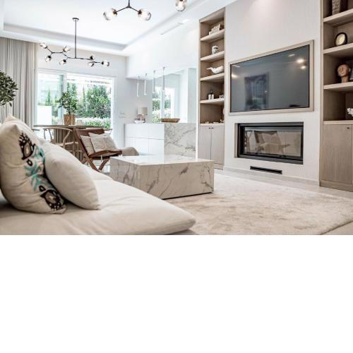 ADP- Top class families only flat close to beach