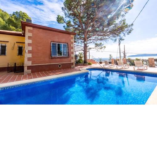Aduanas Villa Sleeps 6 with Pool and Air Con