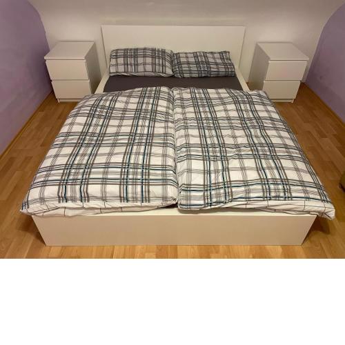 Affordable flat to sleep over NO SHOWER