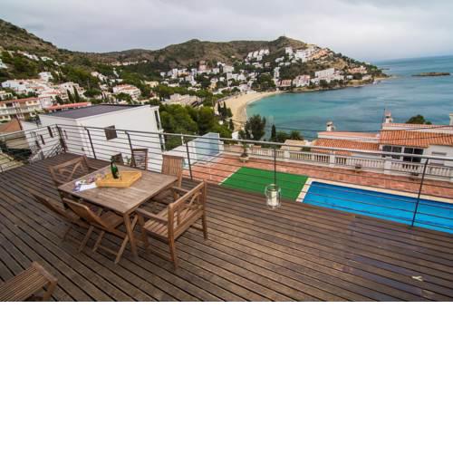 Agi Rodas Apartments