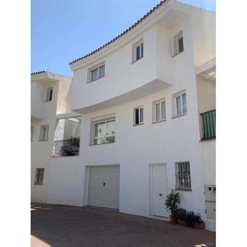 Agradable Adosado 3 plantas Altea