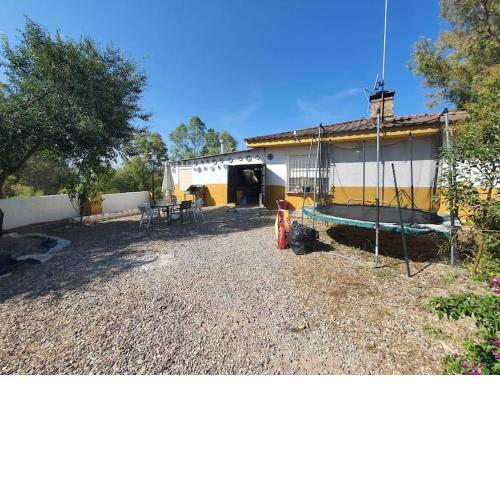 Agradable casa rural con zonas de ocio, barbacoa