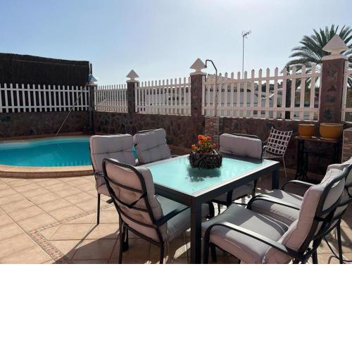Agradable villa con piscina 4 dormitorios