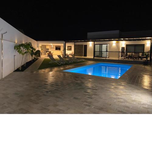 Agradable y cómoda casa con piscina climatizada