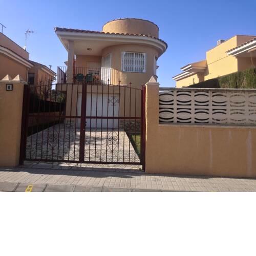 AHRENTALS Chalet Urb Rosa
