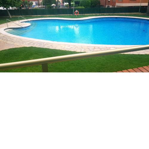 Aire acond, , Piscina y parking hasta 4 adul y 2 niños Apts, Adelfas 1hab 2 salones con 3 sofas