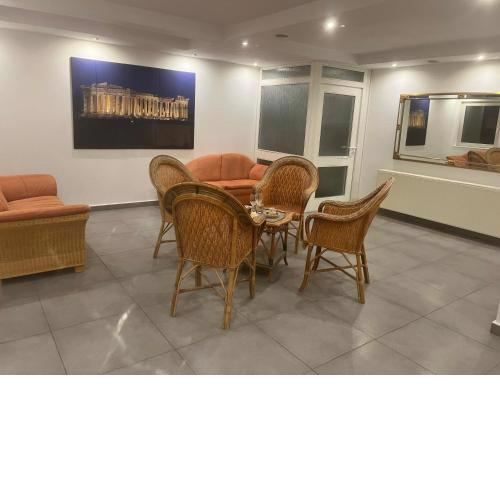 Akropolis Hotel
