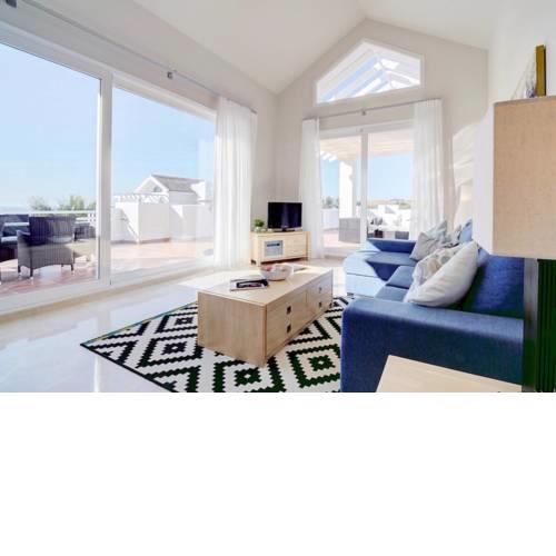 AL-321 Penthouse 3 bedrooms Alcazaba Lagoon