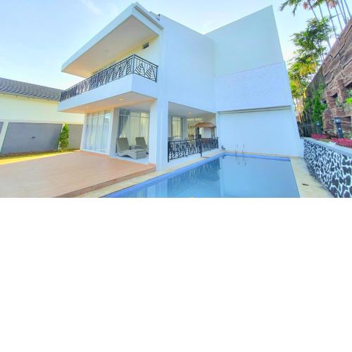 Alandalus Royal Puncak