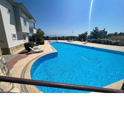 ALANYA BEKTAS 3+1 FURNISHED SEAVIEW FOR RENT VILLA