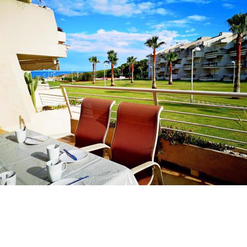 ALCALA BLAU 123 BAJO CON TERRAZA Primera linea de playa Albert Villas