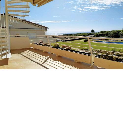ALCALA BLAU ATICO en primera línea de playa Albert Villas