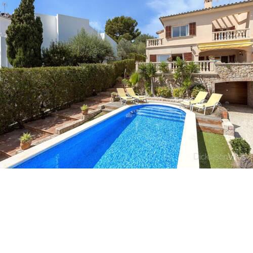 Alcanada Villa Sleeps 8 with Pool Air Con and WiFi