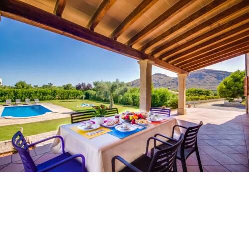 Alcudia Holiday Home Sleeps 6 with Pool Air Con and WiFi