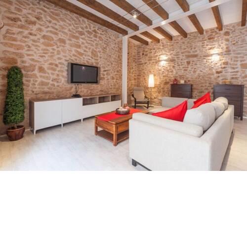 Alcudia Holiday Home Sleeps 8 with Air Con