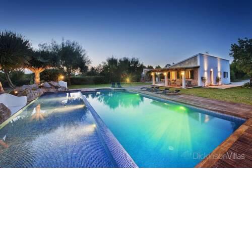 Alcudia Villa Sleeps 8 with Pool Air Con and WiFi
